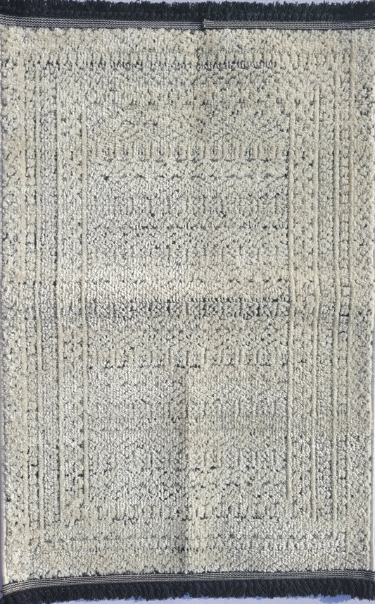 SURYA Accent Rug, 31" x 46"